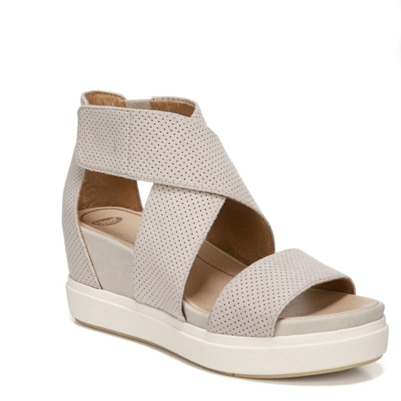 Dr. Scholl's Shoes - Brand New In Box Dr. Scholl's Women's Sheena Platform Sandal 6.5